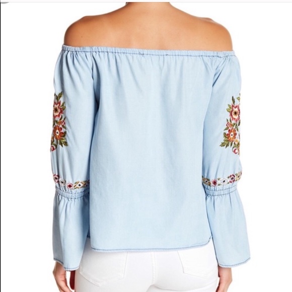 Cupcakes & Cashmere Off Shoulder Embroidery Top S - Picture 3 of 7